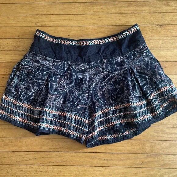 Free People Black  Noyal Heart It Boho Embroidered Print Shorts Skort - Size 0 - Picture 3 of 6